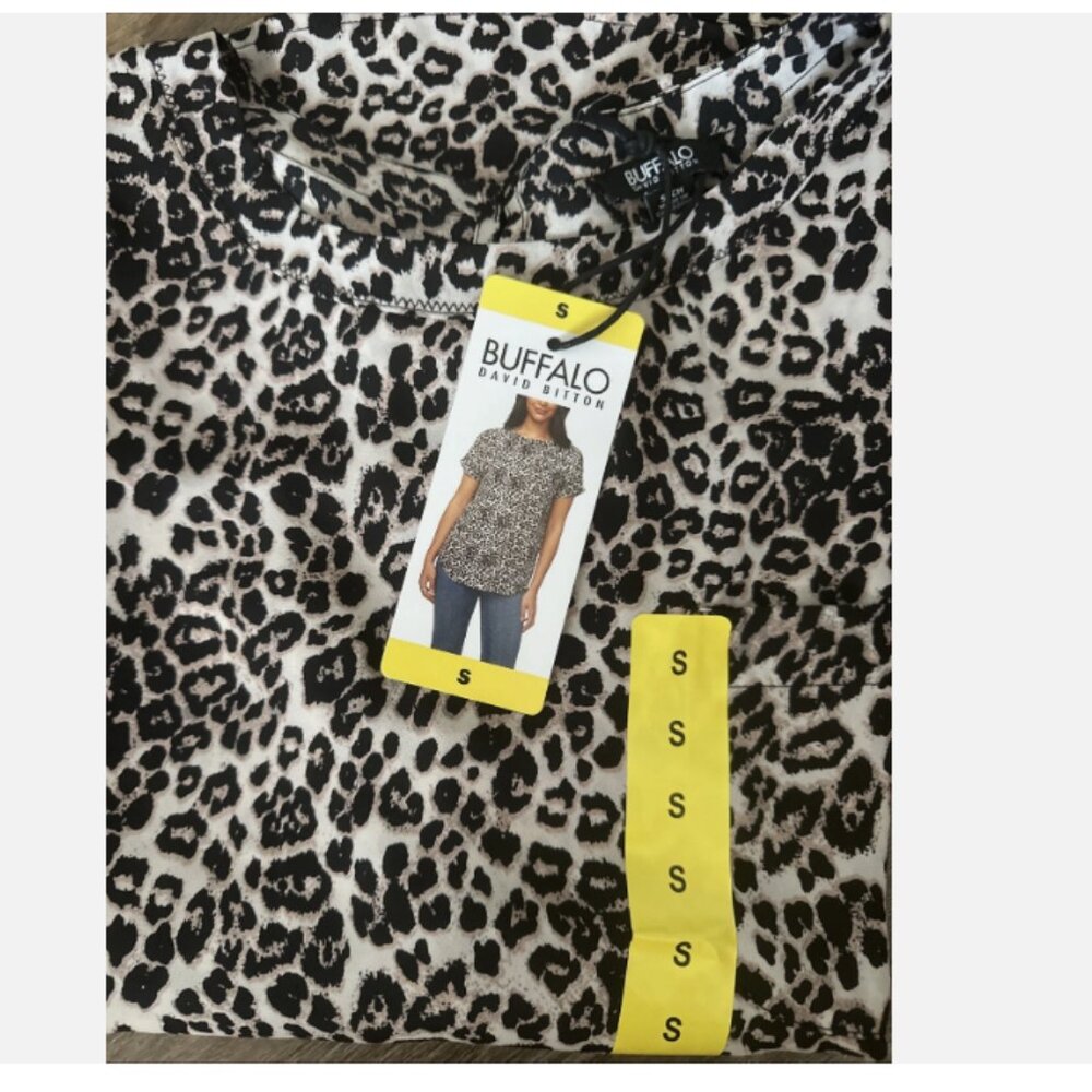 Buffalo David Bitton Womens Blouse with back keyhole Detail | Soft Leo || Small - Picture 3 of 3
